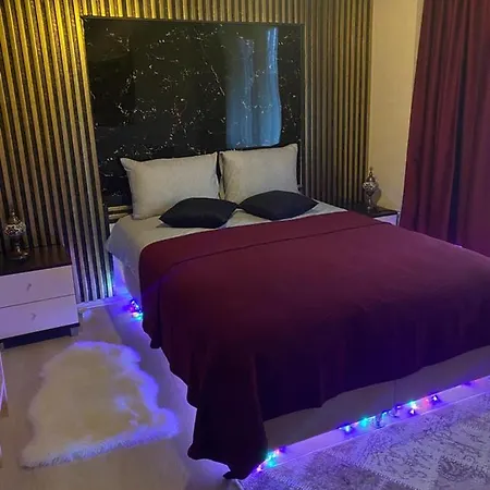 Shark Seaview Apartment *
